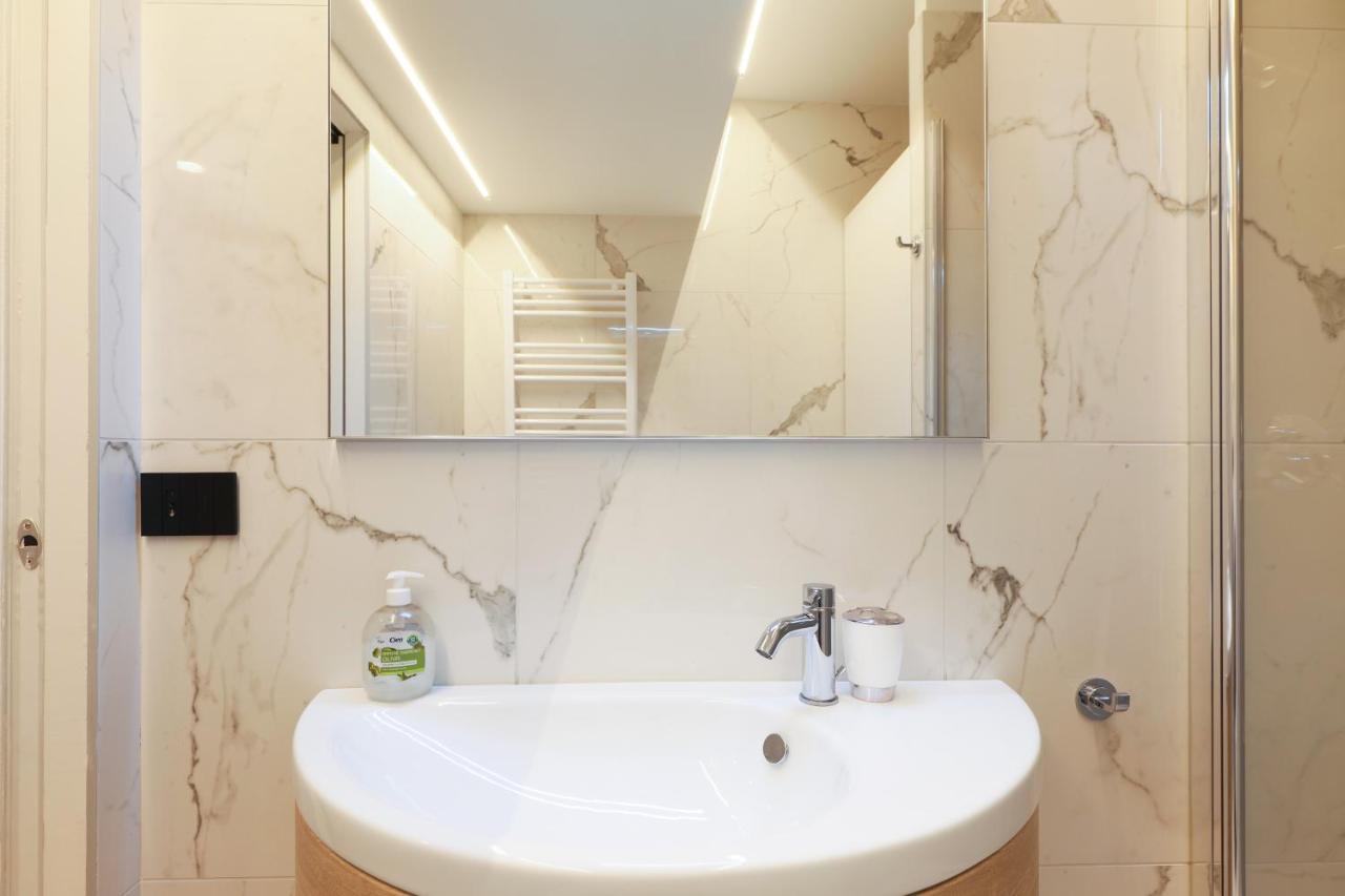 Mila Apartments Cavalcabo ميلان المظهر الخارجي الصورة