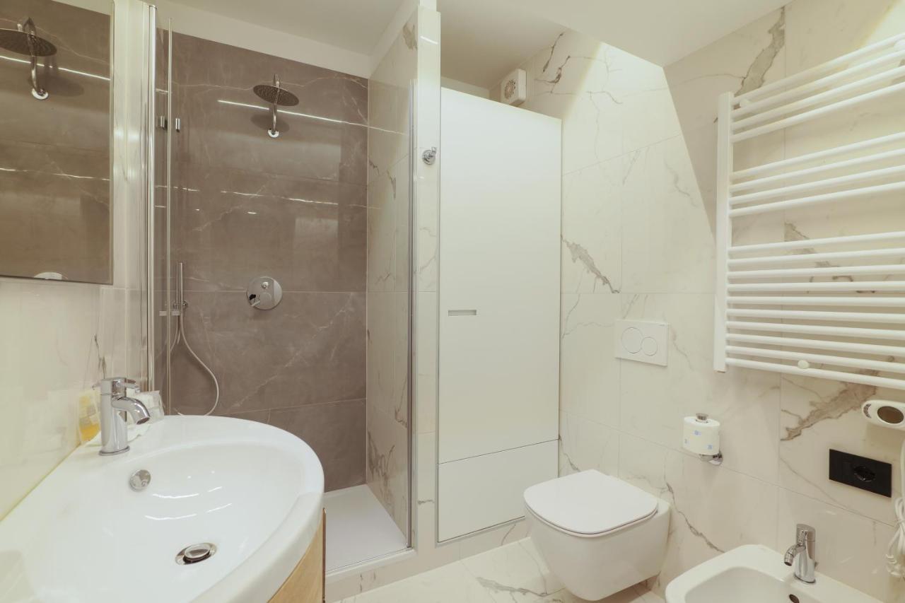 Mila Apartments Cavalcabo ميلان المظهر الخارجي الصورة